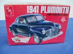 AMT 1941 PLYMOUTH 2’n1 FOUR PASSENGER COUPE 1:25 SCALE FACTORY SEALED