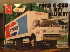 AMT Ford C-600 City Delivery Pepsi Model Kit 1:25 Opening Doors AMT804/06