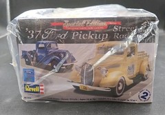Revell ’37 Ford Pickup Street Rod 2’n1 Model Kit 1:25 # 85-7208 New Sealed Parts