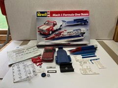 VINTAGE REVELL 1/25 SCALE MACH I FORMULA ONE TEAM JUNKYARD PARTS MODEL KIT