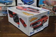 Revell 70 Ford Torino Cobra Sealed Inside 1/25