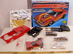MPC 1972 DODGE CHARGER STREET MACHINE CAR MODEL KIT 1:16 6420 1989