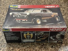 REVELL 1951 HENRY J SAINTS NEW INSIDE KIT! CIRCA 1995!! VMCP!