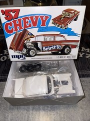 SKILL 2 MODEL KIT 1957 CHEVROLET GASSER FLIP NOSE “SPIRIT OF 57” 1/25 MPC MPC904