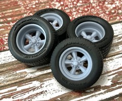 1/24 Scale: 15-inch “Torq Thrust D” Resin Wheels W/ Wide Rear Tires