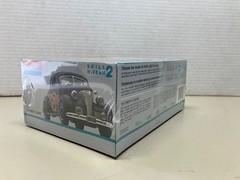 VINTAGE MONOGRAM 1/24 SCALE 1939 CHEVY COUPE SEALED MODEL KIT
