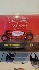M2 Machines 1/64 diecast Chase 1/750 – 1932 Ford Roadster Coca-Cola MIP