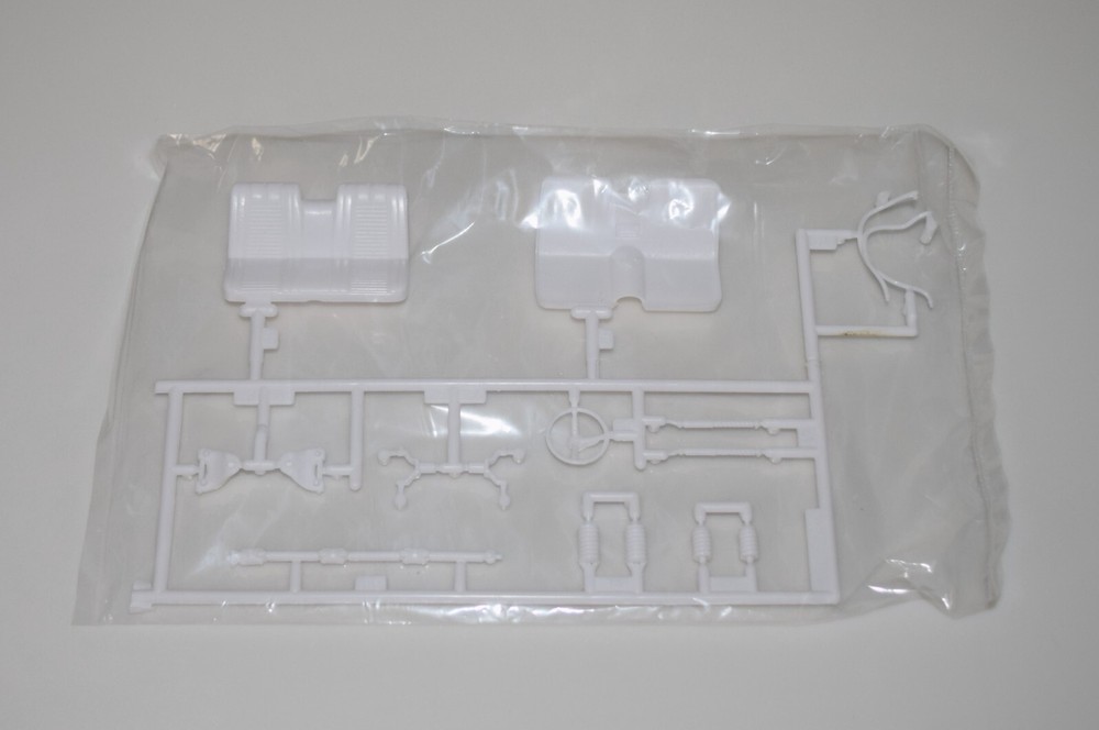 AMT 1966 BUICK RIVIERA GS #1439 ⭐PARTS⭐ FRONT SEATS+DRIVESHAFT+MORE 1:25