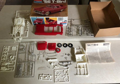 Monogram ’56 T-Bird 1:24 Scale Kit #2289 Plastic Model kit -one tire missing