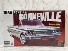 M5A Sealed Trumpeter 1960 Pontiac Bonneville Convertible Model Car Kit 1:25 2501