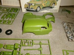 MONOGRAM 1/24 1939 CHEVROLET SEDAN DELIVERY PLASTIC MODEL CAR KIT – COMPLETE