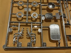 1 25 scale model parts 32 5 Window Coupe Grille, Disc Brakes , More Lot Only