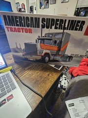 AMT 1:24 Scale American Superliner Truck Model Kit – AMT1235