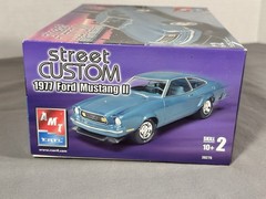 AMT 1/25 Scale Model Kit 1977 Ford Mustang II Fastback Sealed Bags Unbuilt c2005