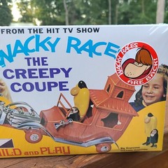 Wacky Races The Creepy Coupe Snap Plastic Model Kit 1/25 Gruesome Mancave Decor