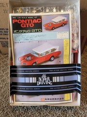 Vintage Imai Super Driving Pontiac GTO “MonkeeMobile” Model kit 1/24