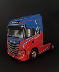 Italeri 3963 1/24 Scale Model Tractor Truck Kit Iveco Stralis S-Way