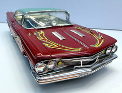 AMT 1:25 1960 Pontiac Bonneville Lowrider Vintage Klaver Collection Built Model