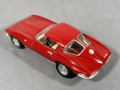 1/24 Scale Nicely Built 1963 Chevrolet CORVETTE Split Window RED Coupe Model Kit