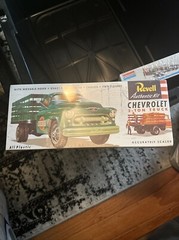 Vintage/Revell 1/4″ Scale Unbuilt Model 2 Ton/Chevy Truck 1994 Nice Orig 1994