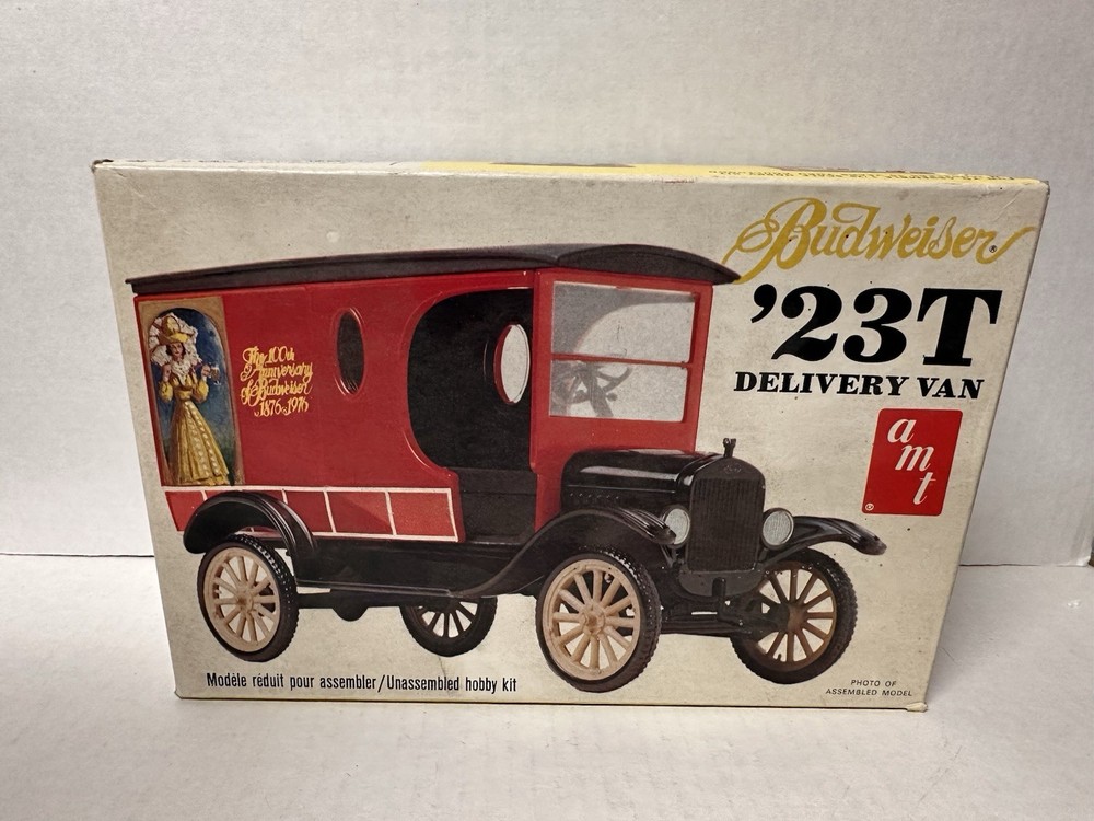 AMT Budweiser 1923 T Delivery Van #2401 1:25 Model Kit (unbuilt / missing 1 lens