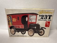 AMT Budweiser 1923 T Delivery Van #2401 1:25 Model Kit (unbuilt / missing 1 lens