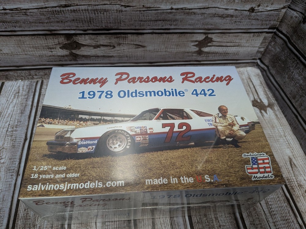 Salvinos Jr Benny Parsons 1978 Oldsmobile Olds 442 NASCAR Stock Car Model Kit