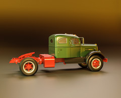 1/25 White WB-Series Sleeper Cab Full Resin Kit with Diesel Engine Included