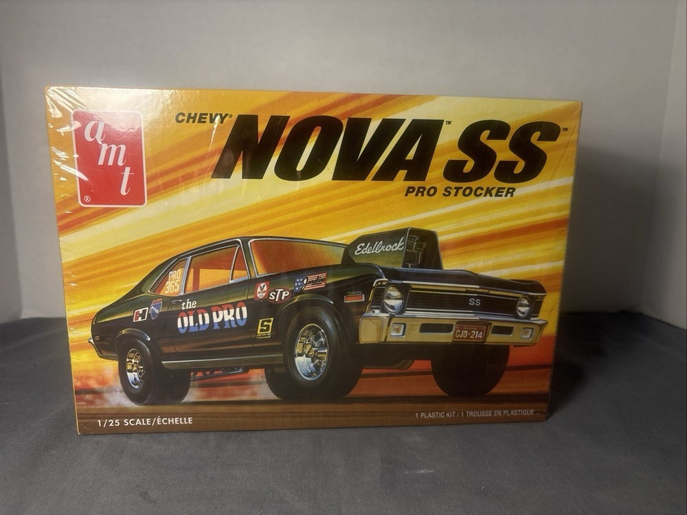 AMT 1/25 Scale Chevy Nova SS Pro Stocker Plastic Model Kit