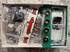 Nichimo Datsun Fairlady SR311 2000 1968-1970 1/24 Model Kit #HC-2405 Motorized