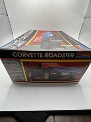 1/24 MONOGRAM CHEVROLET CORVETTE ROADSTER MODEL KIT #2742