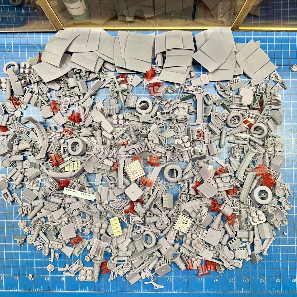 Garage Clutter – Parts for Diorama Display 1/24 1/25