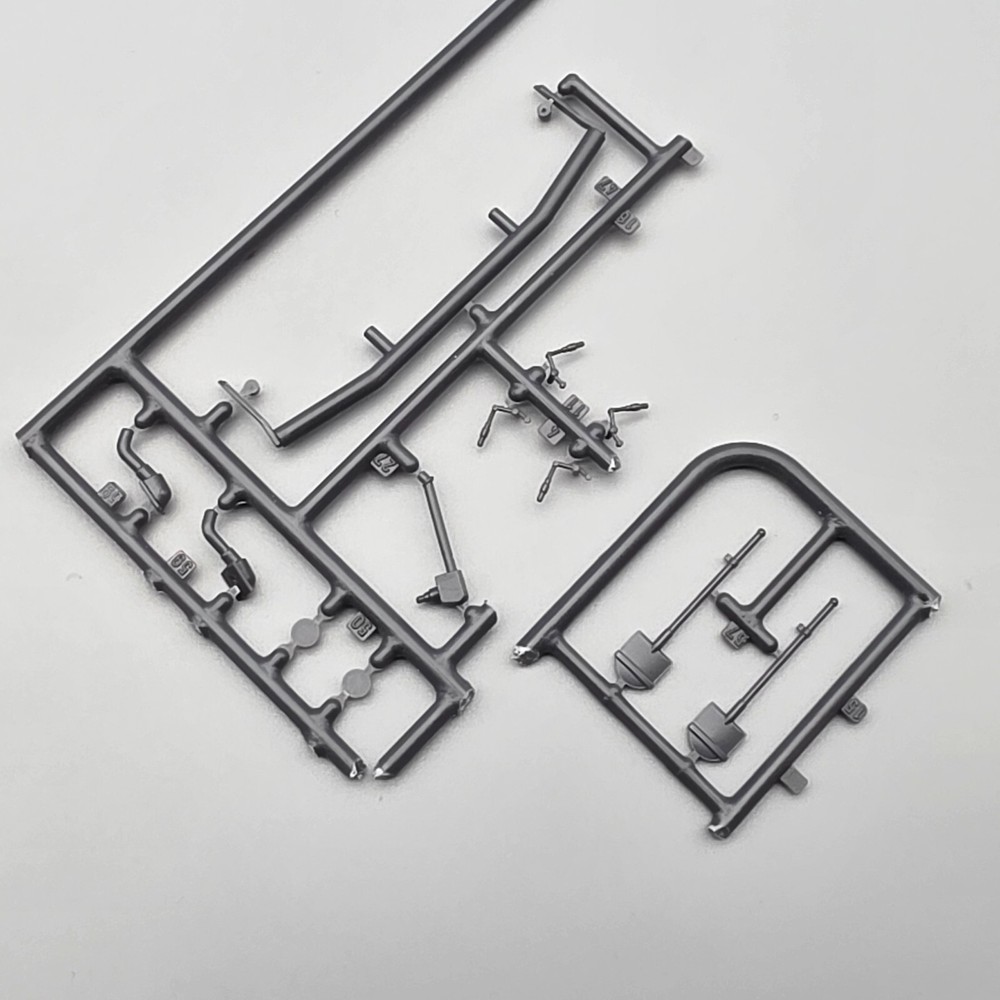 Testors Italeri 1/35 Sd.Kfz. 234/2 Puma Parts Pieces Lot 5