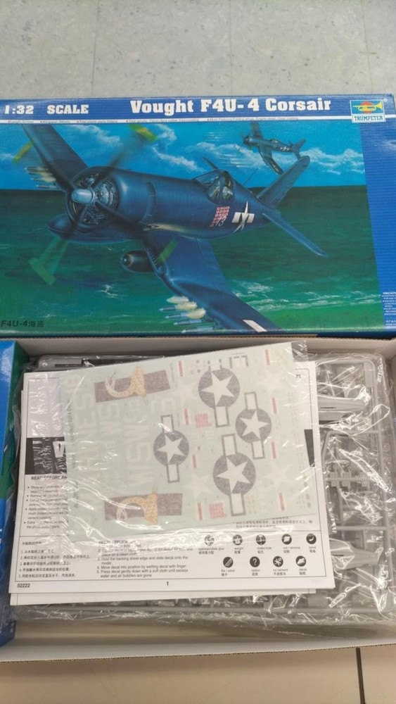 TRUMPETER VOUGHT F4U 4 CORSAIR 1/32 Collectables 17+