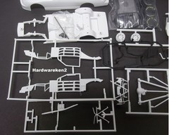 DONOR 2001-2002 NASCAR PONTIAC GRAND PRIX STOCK CAR MODEL KIT-REVELL – 1/24
