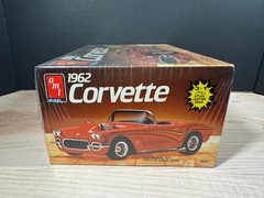 AMT 1962 CHEVY CORVETTE 1:25 SCALE KIT #6521 VINTAGE 1988 FACTORY SEALED 3 in 1
