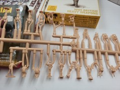 8 Vintage Model Military Kits, Tanks, Rangers And Figures