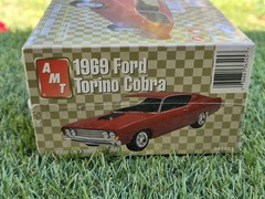 AMT 1969 Ford Torino Cobra Kit # 38145 New Factory Sealed 1:25 Scale Skill 2