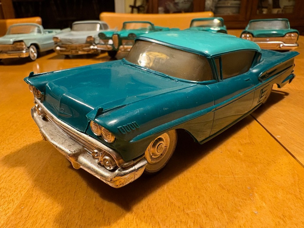 1958 Chevrolet Impala 2-Door Hardtop Promo Model Car