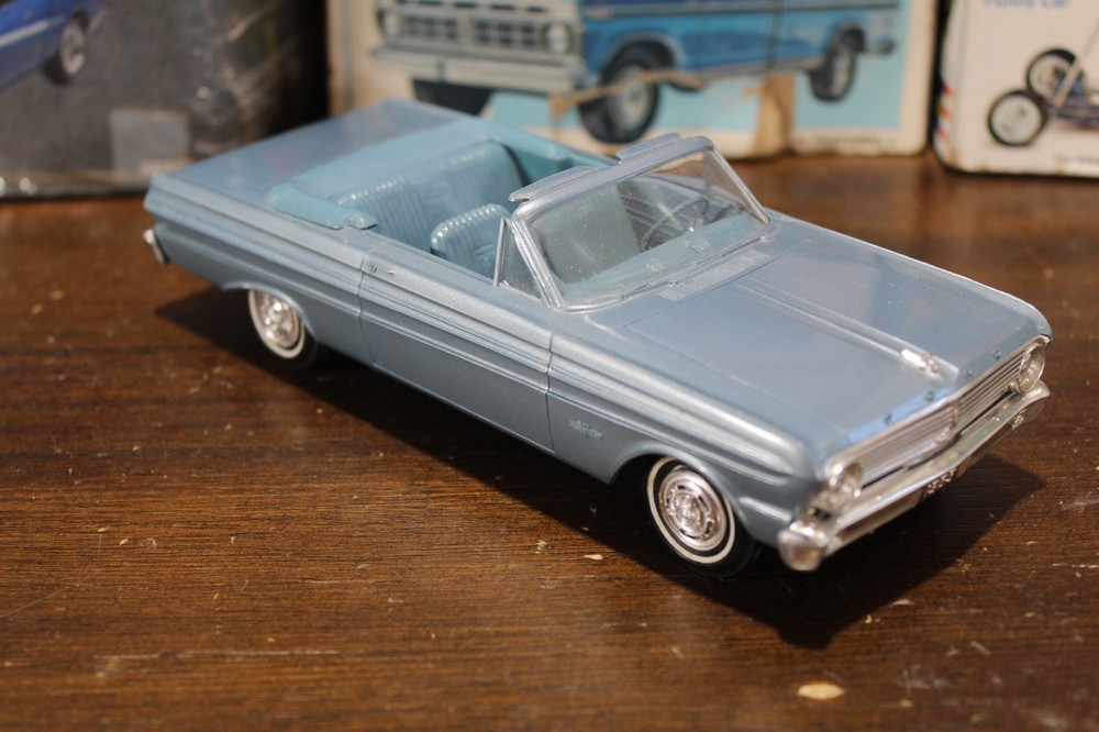 AMT 1965 Ford Falcon Convertible Silver Blue Promo 1/25