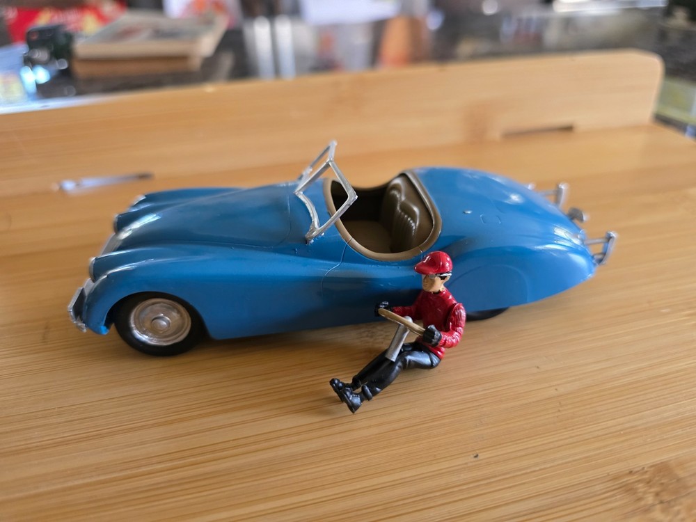 Vtg. Built 1/32 Gowland & Gowland 1953 Jaguar XK120 Sports Car Model Kit Blue