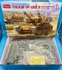 Amusing Hobby 35A059 1/35 Panzerbefehlswagen Tiger (P) 003 w/Zimmerit in May1944
