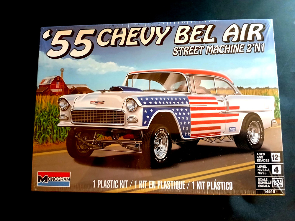 Model Kit 1955 Chevrolet Bel Air Monogram 1:24 2n1 Kit Skill Level 4