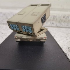 U.S. Army M270 MLRS Rocket Launcher – New, Desert Camo Model 1/72 Scale