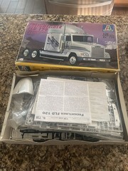Italeri Freightliner FLD 120 Conventional Truck PARTS/INCOMPLETE KIT