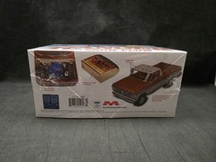 Moebius 1972 F-250 Ranger XLT w/Snow Plow 1:25 Scale Plastic Model Kit 2568