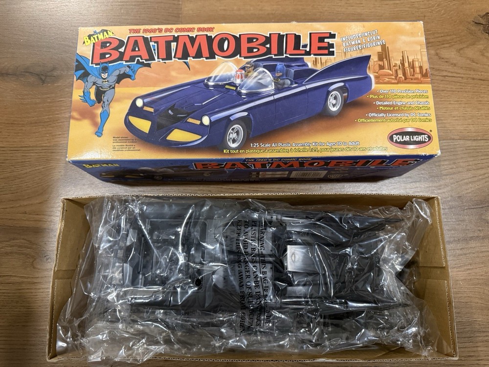 Batmobile Model Kit 1960’s DC Comics Batman w/ Robin Figures – Polar Lights