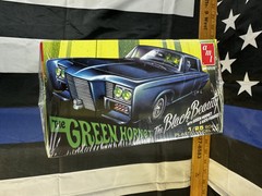 AMT AMT1271/12 The Green Hornet Black Beauty: Model Kit 1/25 Scale