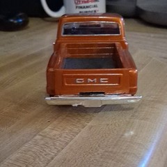 AMT Ertl GMC 1:25 Pickup Truck Model Ready to Go/Pre-built Orange Single
