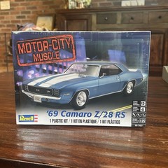 Revell ’69 Camaro Z/28 RS 1:25 Scale Blue Plastic Car Kit Model Kit Sealed New